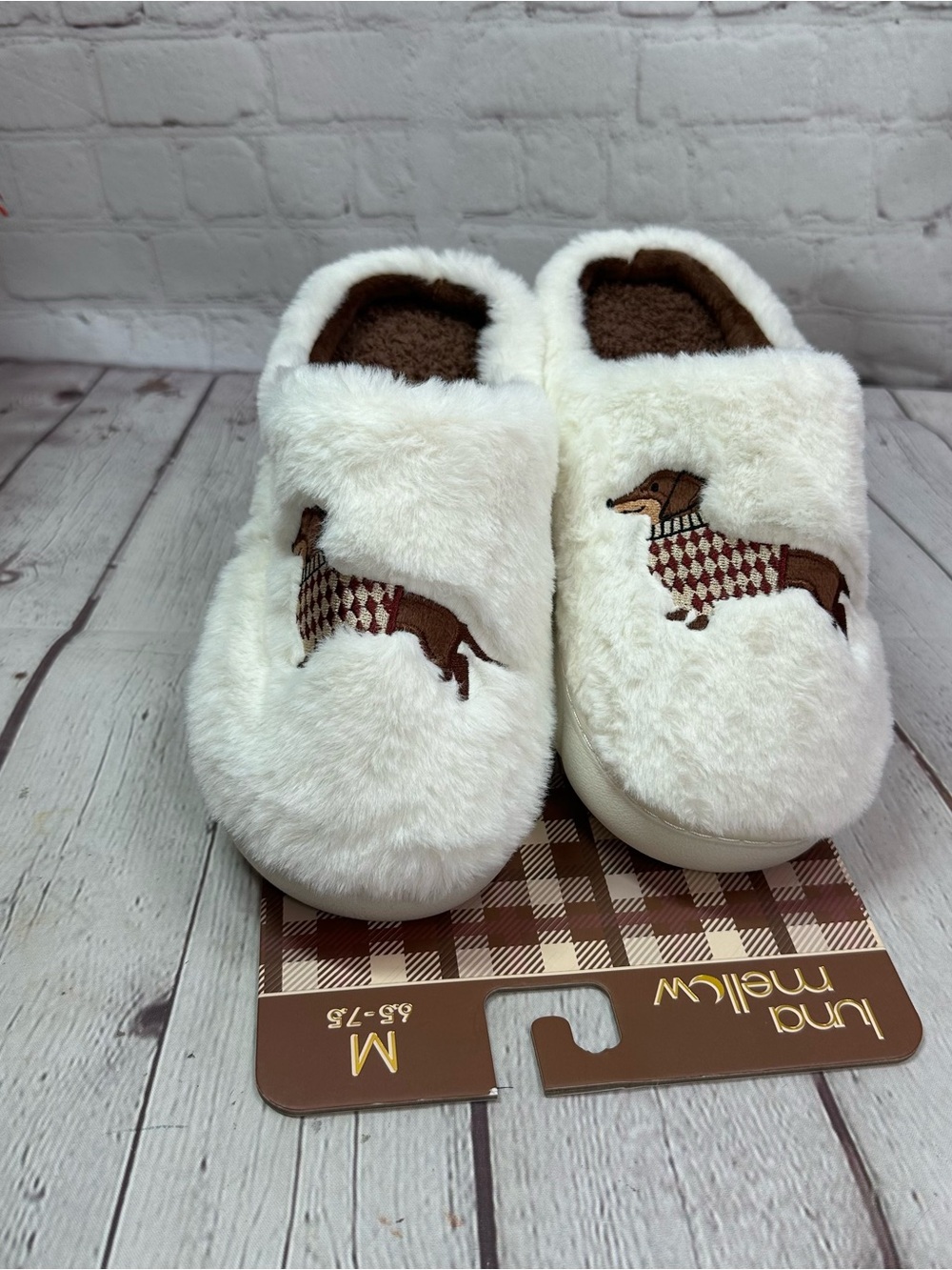 luna mellow Slip-On Slippers Women M 6.5-7.5 Cream Plush Dachshund loungewear